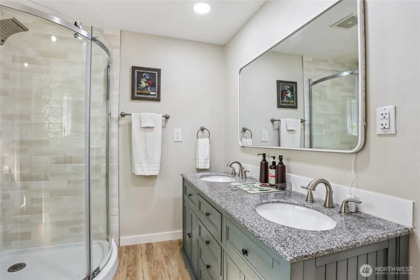 Property photo for 25332 29th Avenue S, Kent photo 11