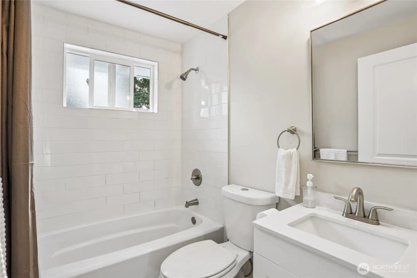 Property photo for 25332 29th Avenue S, Kent photo 15