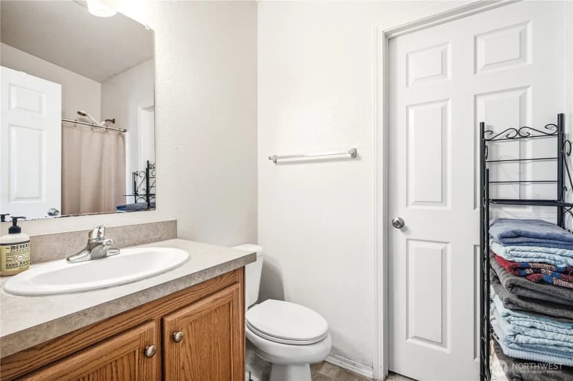 Property photo for 1060 Sidney Street, Oak Harbor photo 10