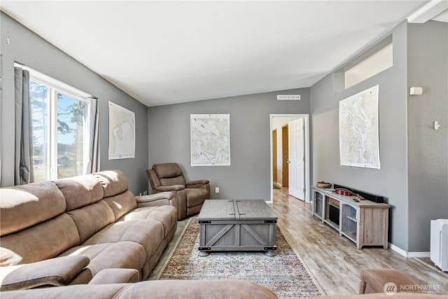 Property photo for 1060 Sidney Street, Oak Harbor photo 4