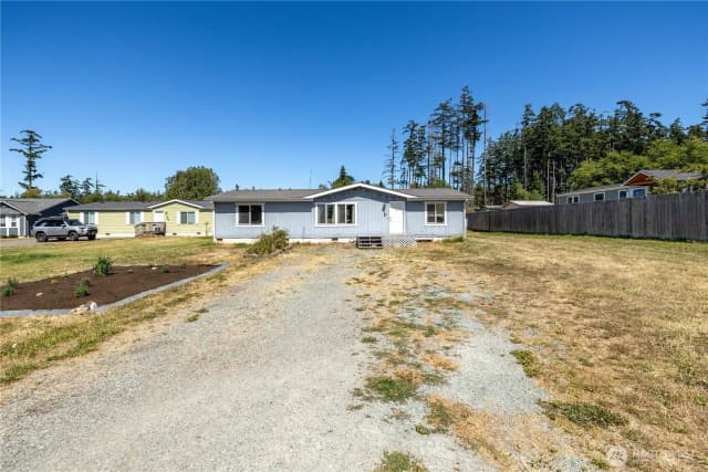 Property photo for 1060 Sidney Street, Oak Harbor photo 2