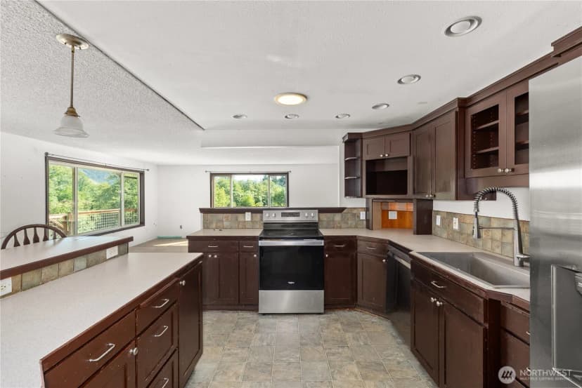 Property photo for 431 Highland Valley Road, Morton photo 13