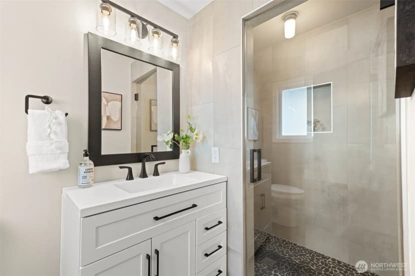 Property photo for 3602 24th Avenue W, Seattle photo 17