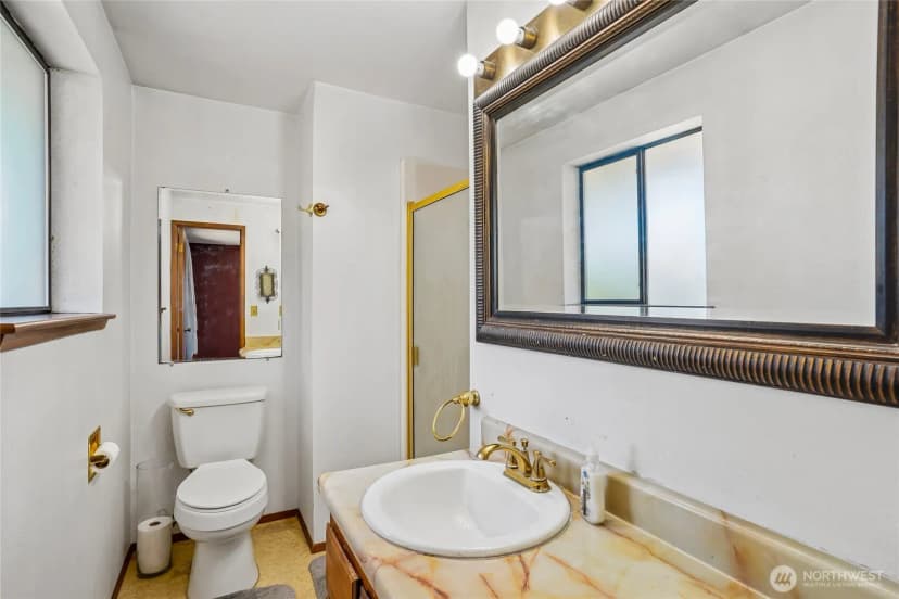 Property photo for 7503 John Dower Road W, Lakewood photo 17