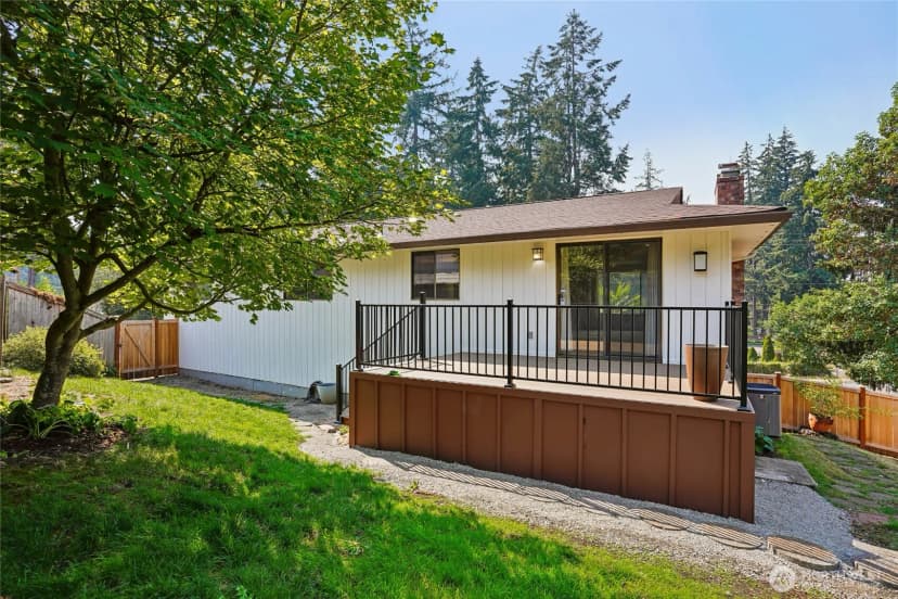 Property photo for 7503 John Dower Road W, Lakewood photo 31