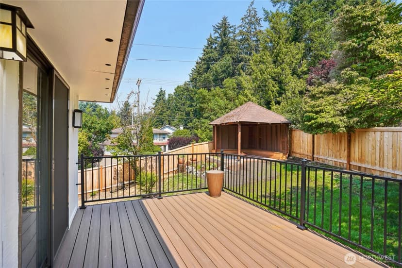 Property photo for 7503 John Dower Road W, Lakewood photo 33