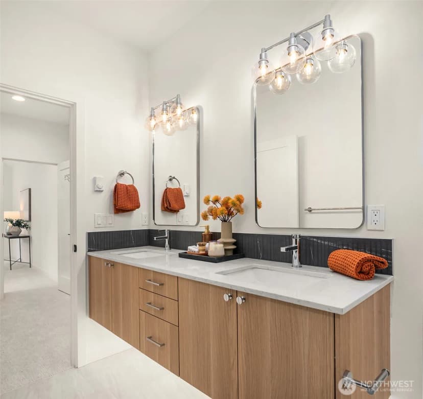 Property photo for 10835 11th Avenue Ne, Seattle photo 15