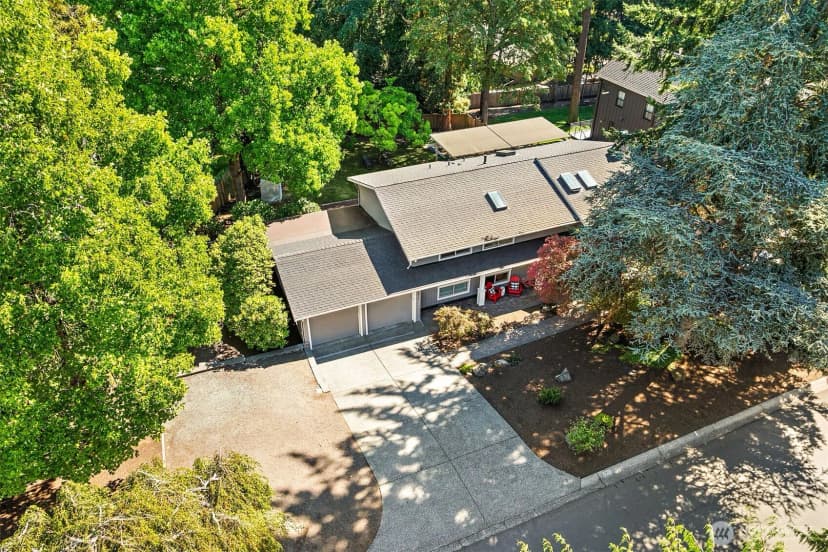 Property photo for 2810 127th Avenue Ne, Bellevue photo 35