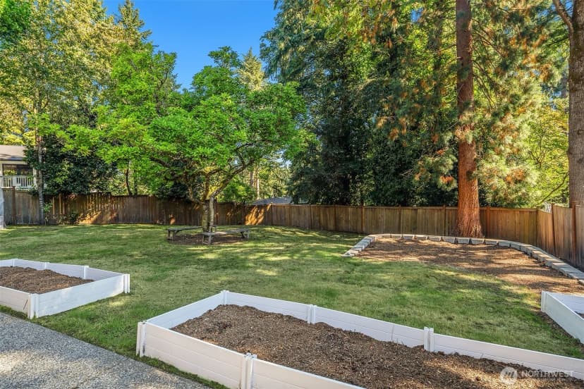 Property photo for 2810 127th Avenue Ne, Bellevue photo 32