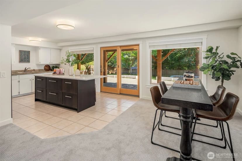 Property photo for 2810 127th Avenue Ne, Bellevue photo 23
