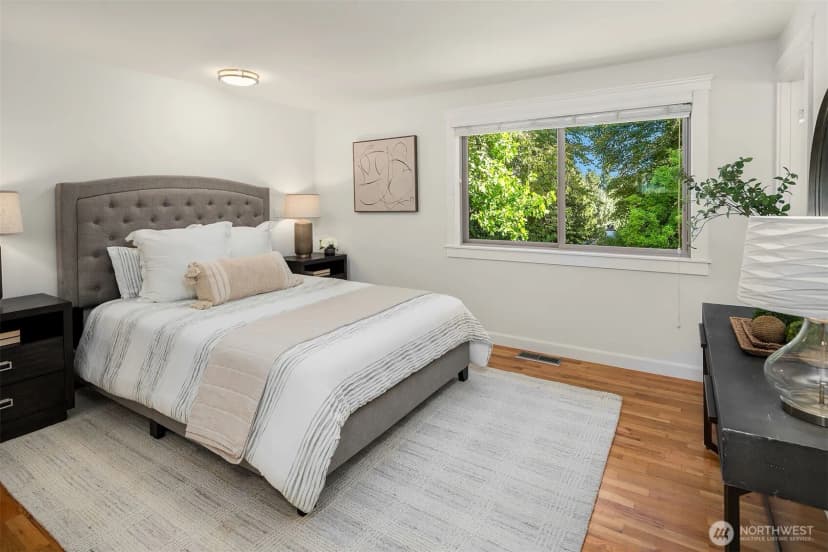 Property photo for 2810 127th Avenue Ne, Bellevue photo 16