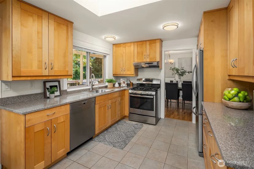 Property photo for 2810 127th Avenue Ne, Bellevue photo 10
