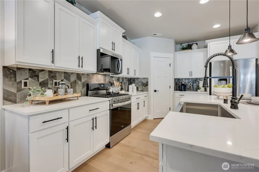 Property photo for 19213 Meridian Drive Se #cw 18, Bothell photo 11