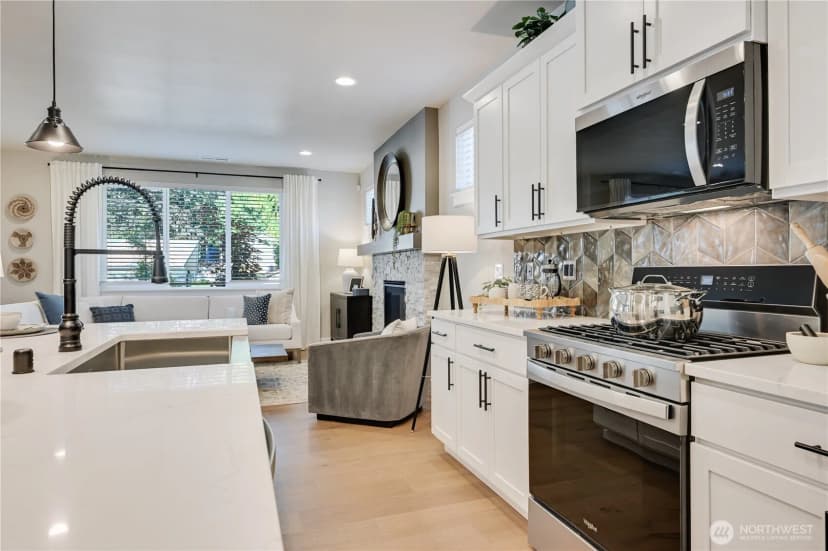 Property photo for 19213 Meridian Drive Se #cw 18, Bothell photo 12