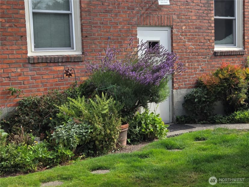 Property photo for 2452 Alki Avenue Sw, Seattle photo 7
