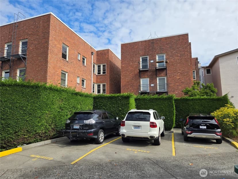 Property photo for 2452 Alki Avenue Sw, Seattle photo 10