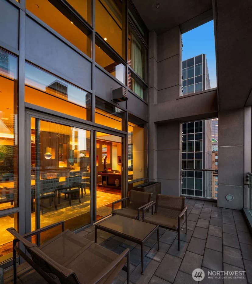 Property photo for 715 2nd Avenue #1504, Seattle photo 13