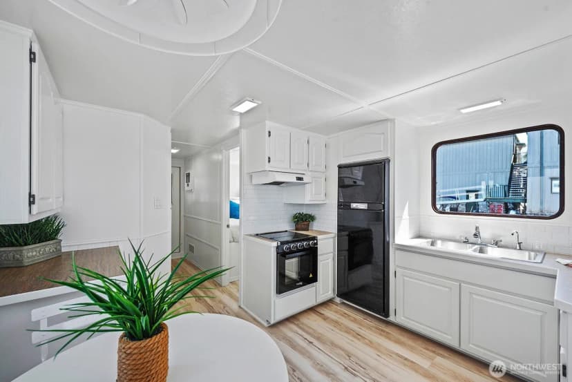 Property photo for 10 E Allison Street, Seattle photo 11