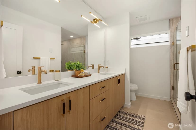 Property photo for 1502 N 100th Street, Seattle photo 12