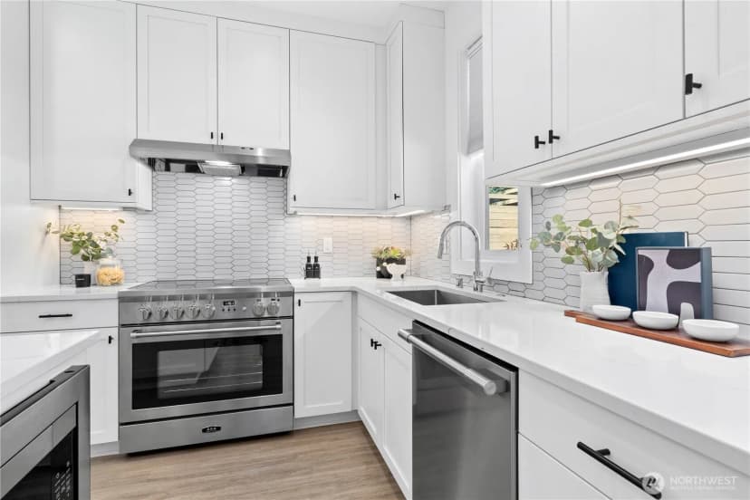 Property photo for 6915 55th Avenue S #b, Seattle photo 9