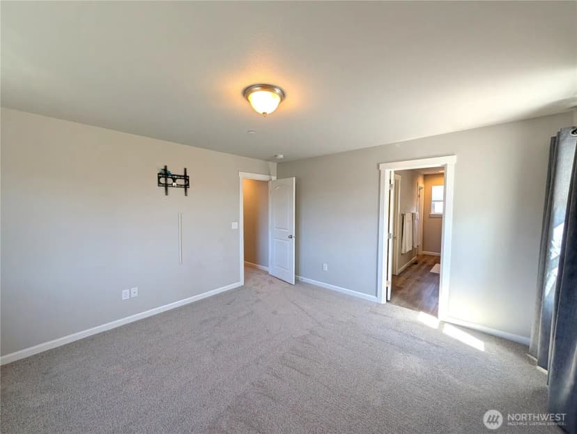 Property photo for 8406 57th Place Ne, Marysville photo 15