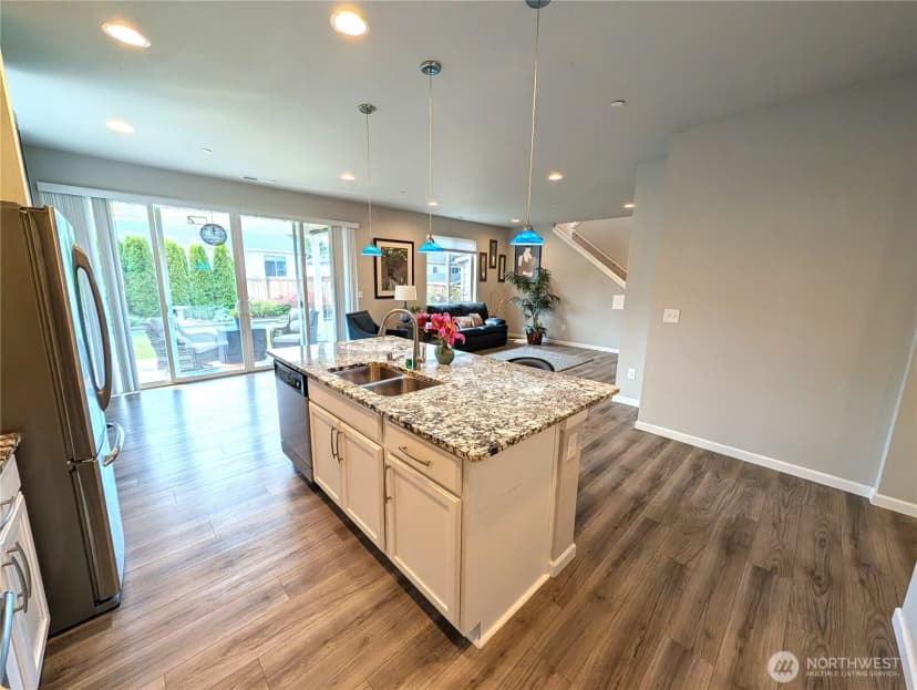 Property photo for 8406 57th Place Ne, Marysville photo 11