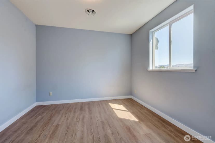 Property photo for 931 N Gale Avenue, East Wenatchee photo 21