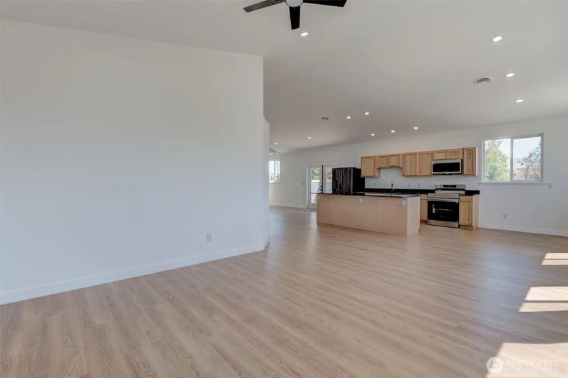 Property photo for 931 N Gale Avenue, East Wenatchee photo 10