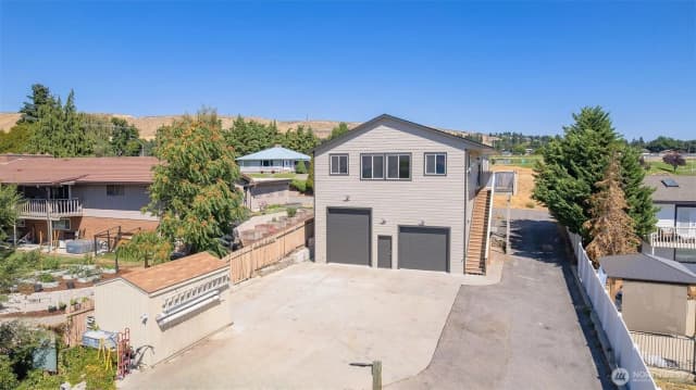 Property photo for 931 N Gale Avenue, East Wenatchee