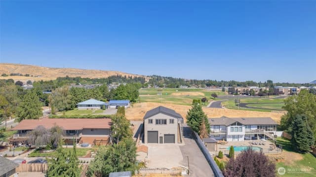 Property photo for 931 N Gale Avenue, East Wenatchee photo 2