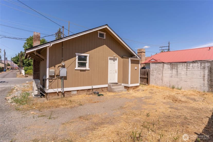 Property photo for 801 Peachey Street, Wenatchee photo 11