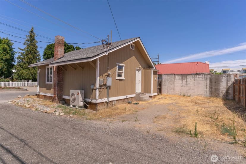 Property photo for 801 Peachey Street, Wenatchee photo 12