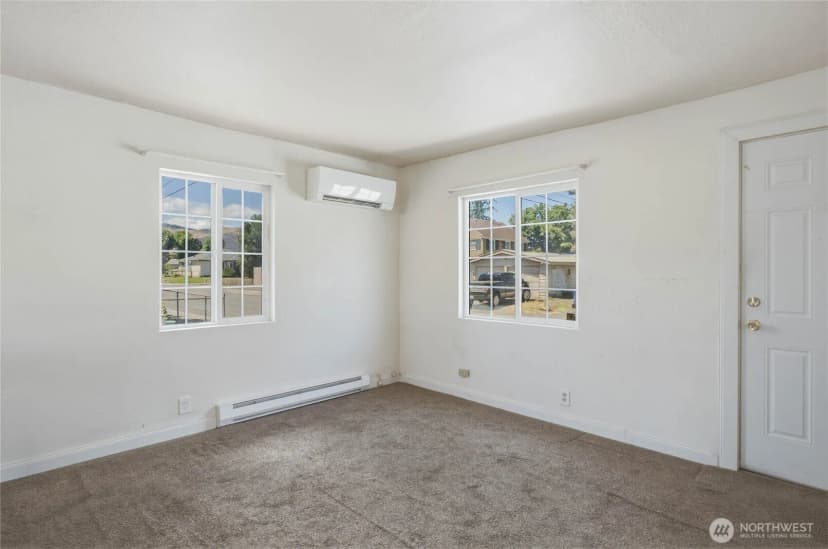 Property photo for 801 Peachey Street, Wenatchee photo 3