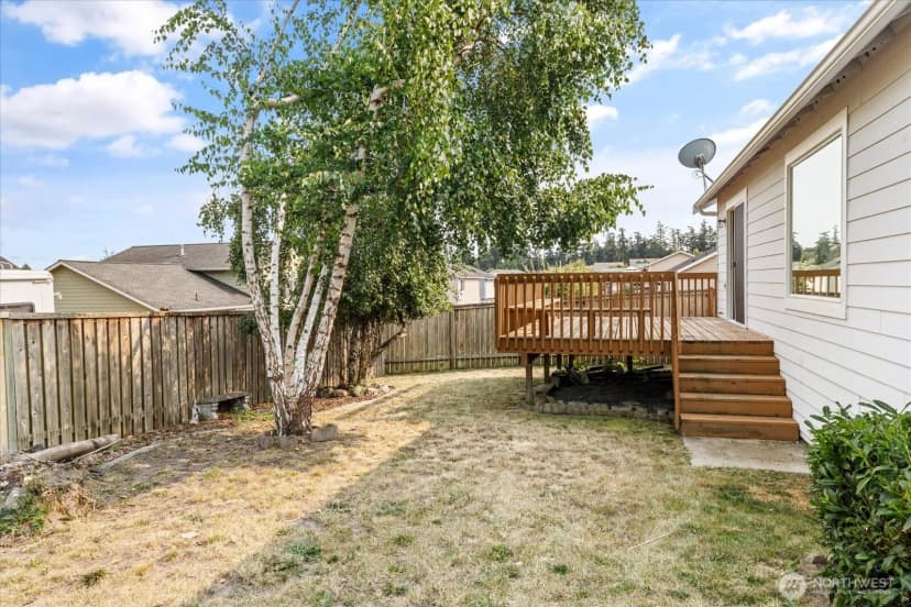 Property photo for 1667 Nw Almond Loop, Oak Harbor photo 30