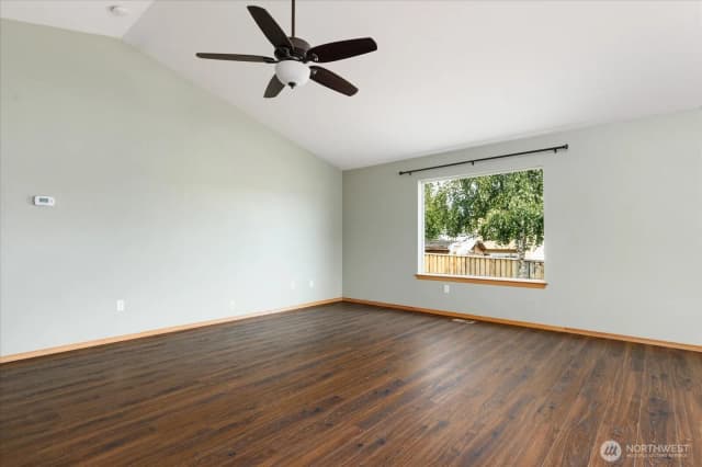 Property photo for 1667 Nw Almond Loop, Oak Harbor photo 5