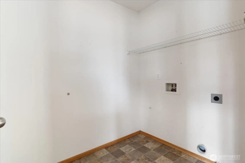 Property photo for 1667 Nw Almond Loop, Oak Harbor photo 13