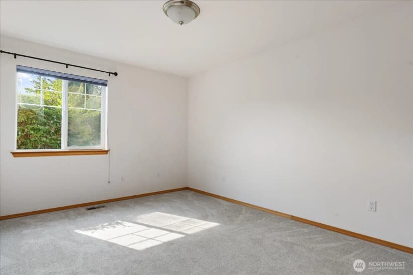 Property photo for 1667 Nw Almond Loop, Oak Harbor photo 24
