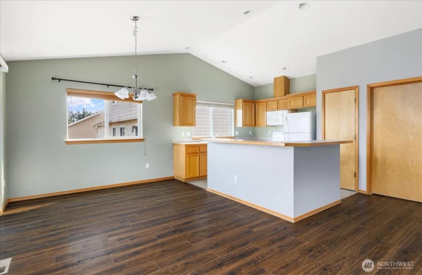 Property photo for 1667 Nw Almond Loop, Oak Harbor photo 8