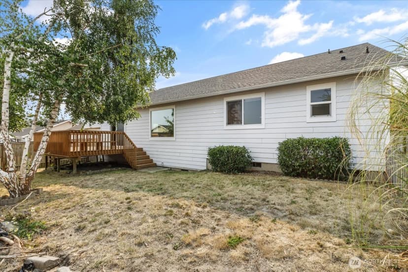 Property photo for 1667 Nw Almond Loop, Oak Harbor photo 28