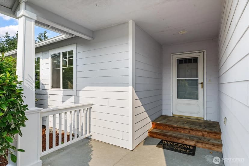 Property photo for 1667 Nw Almond Loop, Oak Harbor photo 4