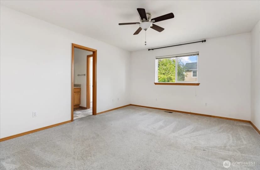 Property photo for 1667 Nw Almond Loop, Oak Harbor photo 16