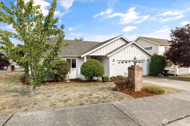 Property photo for 1667 Nw Almond Loop, Oak Harbor photo 2