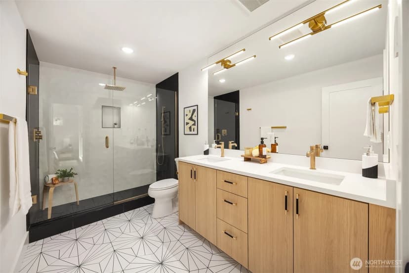 Property photo for 1504 N 100th Street, Seattle photo 10