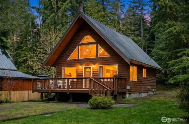 Property photo for 214 Paradise Dr, Ashford