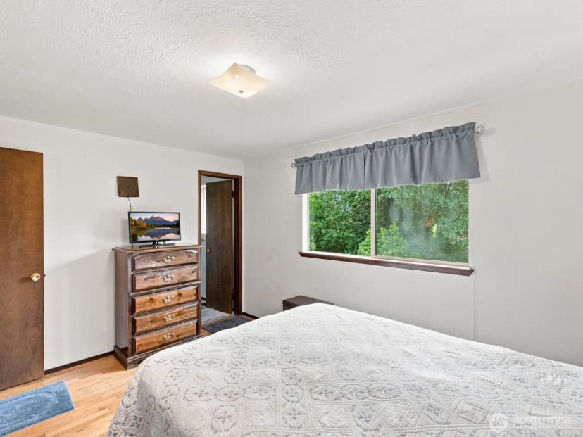 Property photo for 1839 N 185th Street, Shoreline photo 6