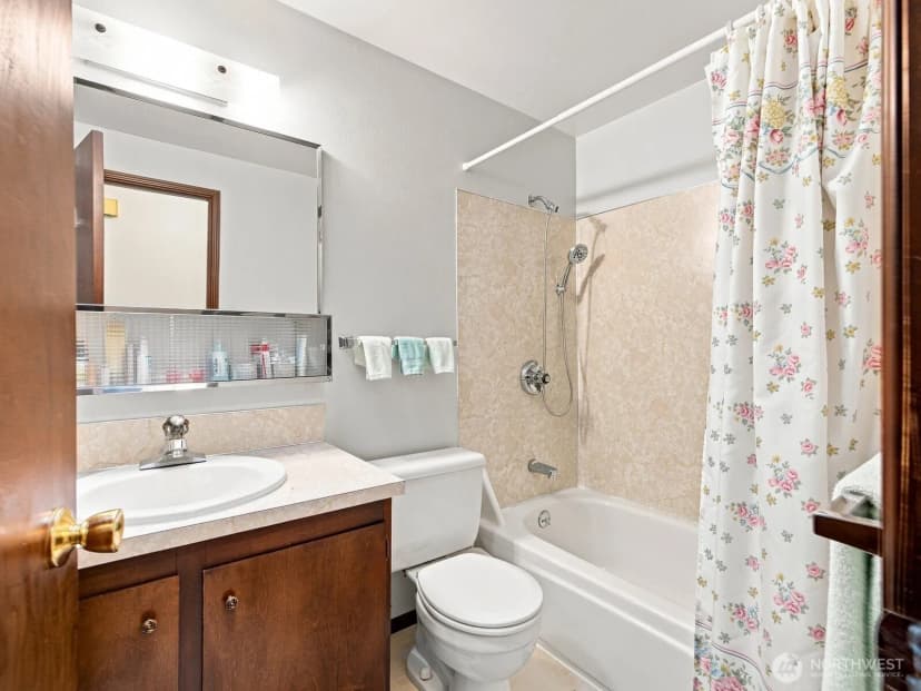 Property photo for 1839 N 185th Street, Shoreline photo 7