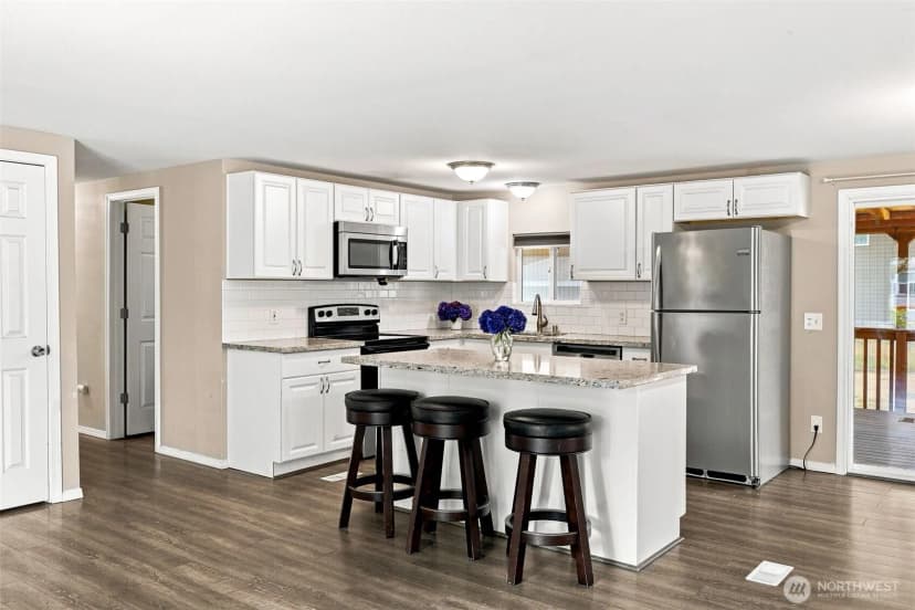 Property photo for 13104 Ridge Circle E, Bonney Lake photo 7