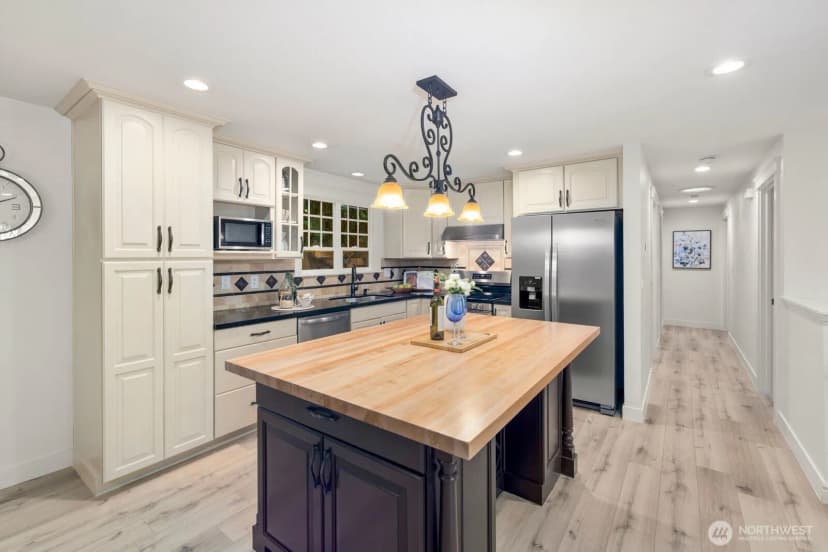 Property photo for 153 221st Avenue Ne, Sammamish photo 12