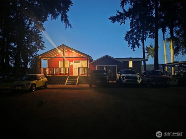 Property photo for 41725 40th Avenue Ct S, Roy photo 3