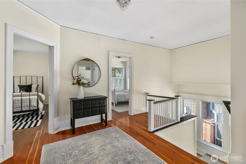 Property photo for 918 18th Avenue E, Seattle photo 17
